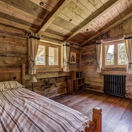 Holiday home Charming Chalet 5-bedroom In *