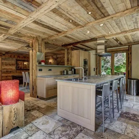 Дом отдыха Charming Chalet 5-bedroom In Курмайор