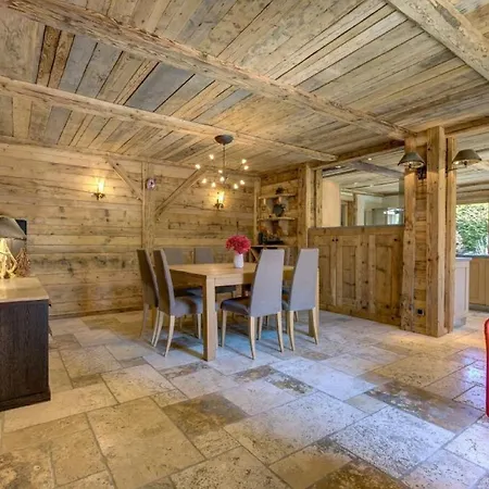 Charming Chalet 5-bedroom In * Курмайор